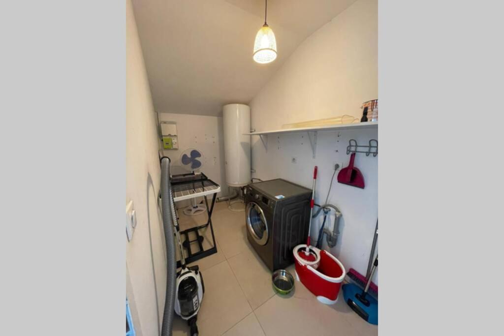 Superbe Appartement Avec 2 Chambres - 9 Personnes - Parking Prive Tournon-sur-Rhone Eksteriør billede