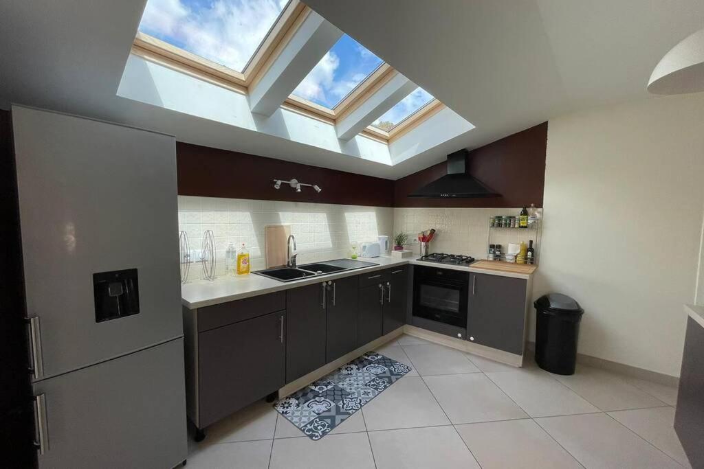 Superbe Appartement Avec 2 Chambres - 9 Personnes - Parking Prive Tournon-sur-Rhone Eksteriør billede